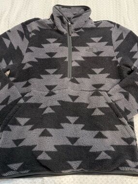 The North Face Men’s Gray & Charcoal Patterned Quarter-Zip Fleece